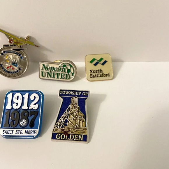 Vintage Lot of 7 Canadian Pins Red Lake Golden North Battleford Fergus - Picture 3 of 8